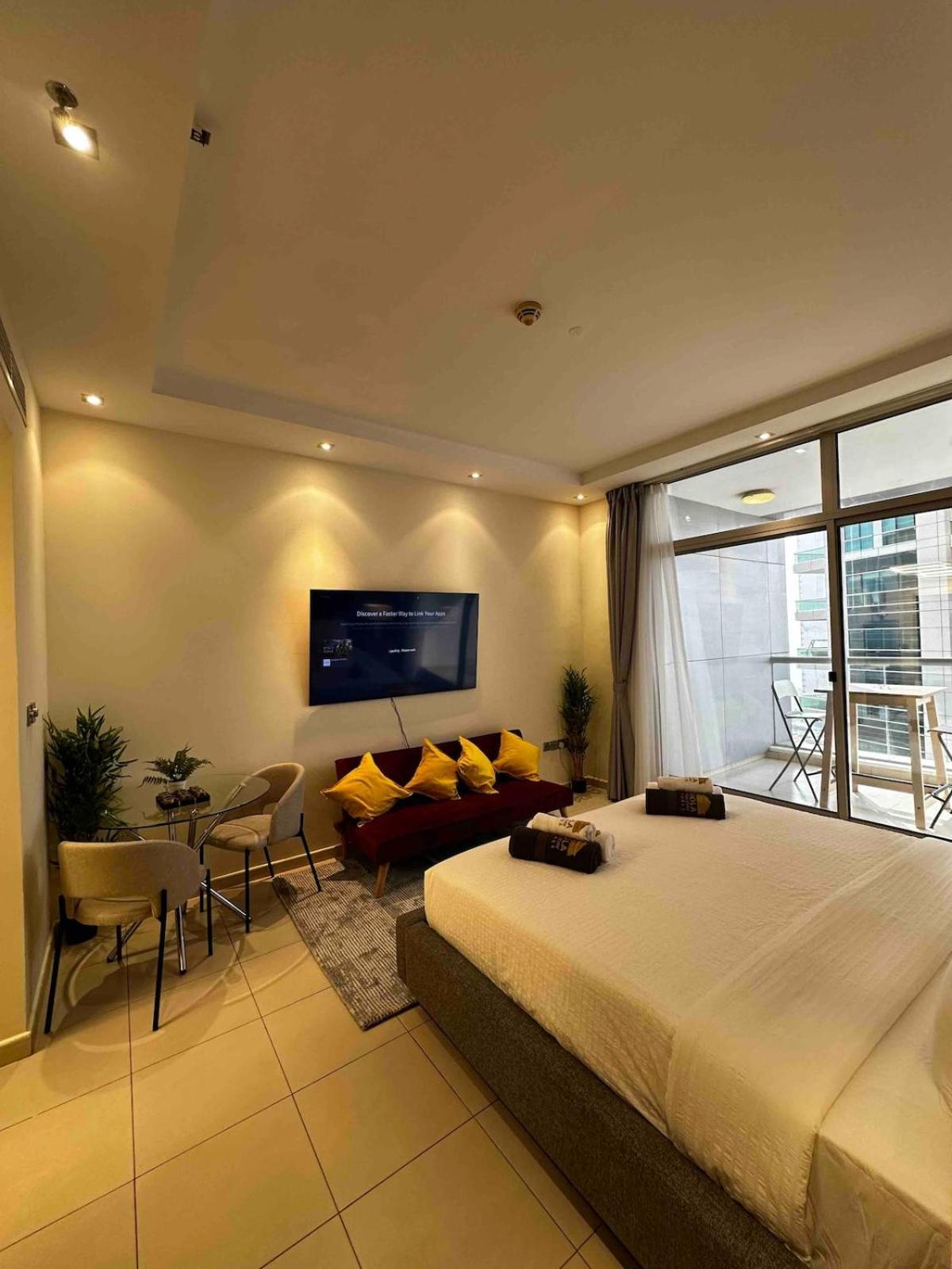 Apartment Luxury Modern In Marina With Sea View